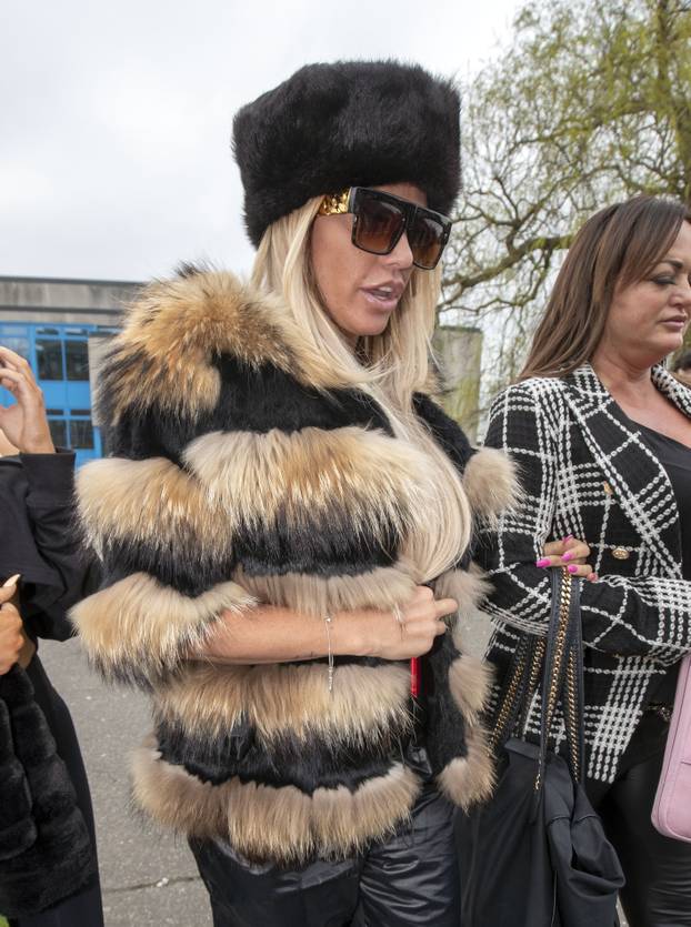 London: Katie Price dolazi na su?enje