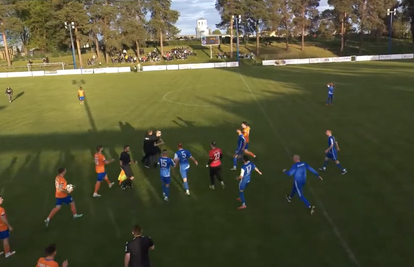 VIDEO Kaos na utakmici 4. lige! Gostujuću fizioterapeutkinju su napali domaći, uletjeli navijači