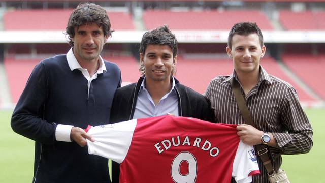 London: 3.7.2007. Eduardo da Silva potpisao za Arsenal