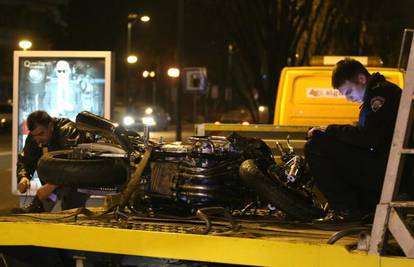 Zagreb: Motociklist naletio na auto i teško se ozlijedio