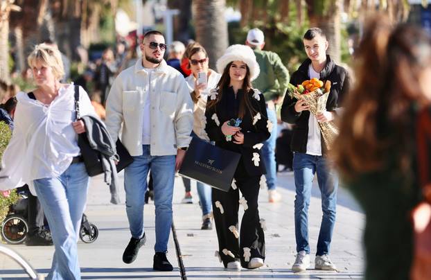 Split- Splićani uzivali u sunčanoj nedjelji.