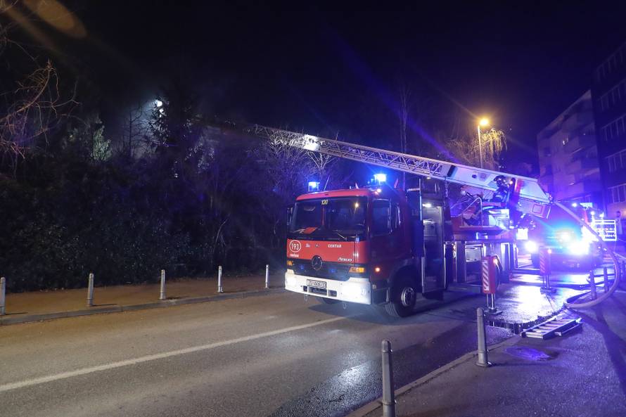 Video: Gorio kultni restoran u Zagrebu, čovjeka odvezla Hitna