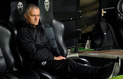 Mourinho opet ljut na upravu! Treba mu stoper, našao metu...