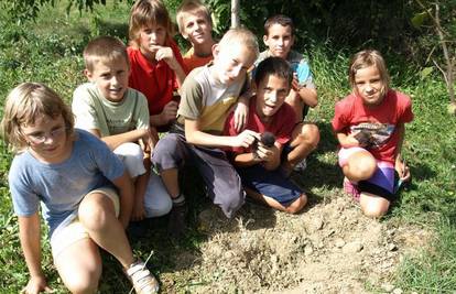 Junaci Cankarove ulice spasili zakopane mačiće