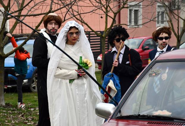 Donja Bebrina: Urnebesni pokladni utorak u Donjoj Bebrini