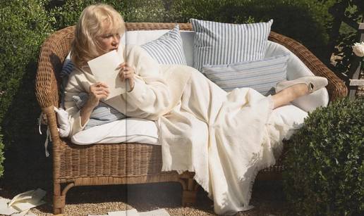 FOTO Nostalgija je bila klju&ccaron;: Ovo je namje&scaron;taj koji potpisuje glumica Pamela Anderson