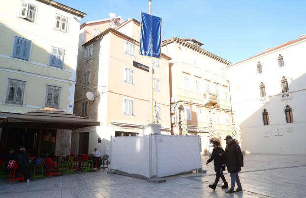 Split: Grad uklanja postojeći spomenik Kuzme Kovačića i postavlja novi na splitskoj Pjaci