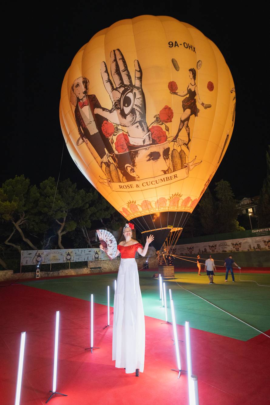 Koreograf i influencer Luciano Plazibat i njegovi Splićani su uživali u 'balunu' na vrući zrak