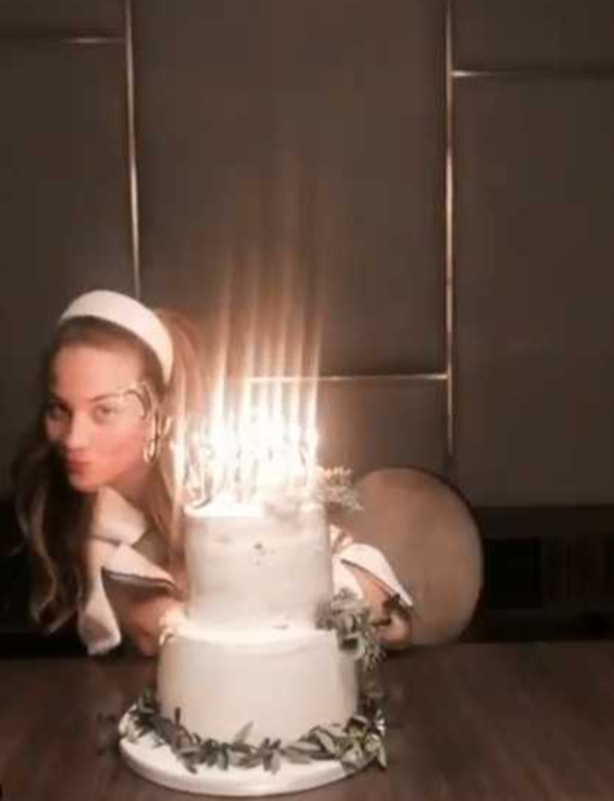 Mateo ganuo Izabel dvokatnom tortom i otkrio njezin nadimak