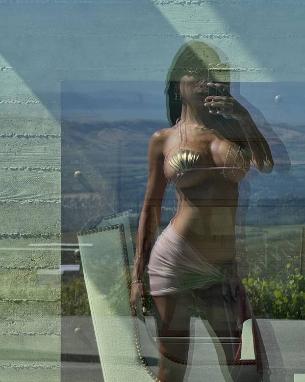 FOTO Znate li čime se sad bavi Mia Khalifa? Nije za prepoznati!