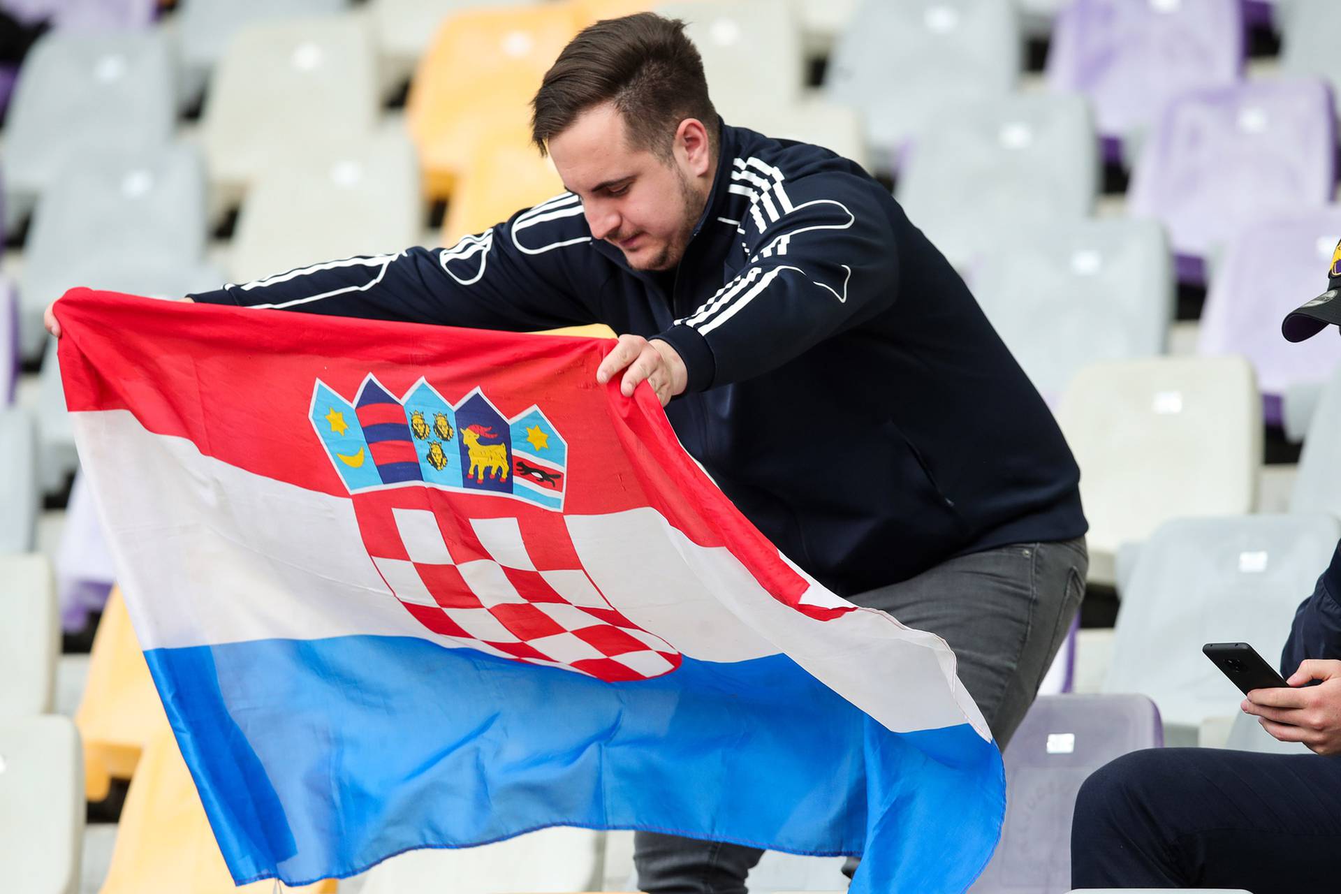 Zagrijavanje nogometaša uoči početka utakmice Španjolska - Hrvatska