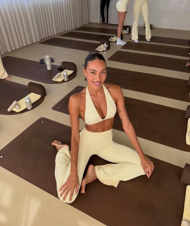 FOTO Nije sve o fitnessu! Ash objašnjava kako imati lijepo tijelo bez nezdravih metoda