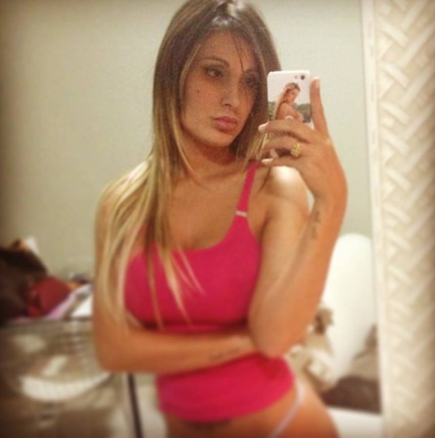 http://instagram.com/dessaurachoficial/