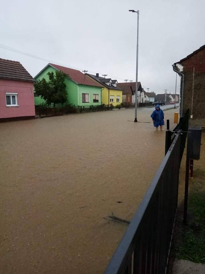 U Seoni ima urušenih kuća, u Zoljanu potopljeno više ulica: 'Voda je ljudima odnijela stoku'