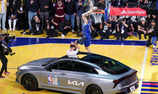 VIDEO Nestvarne scene na NBA all staru: Zakucao preko auta!
