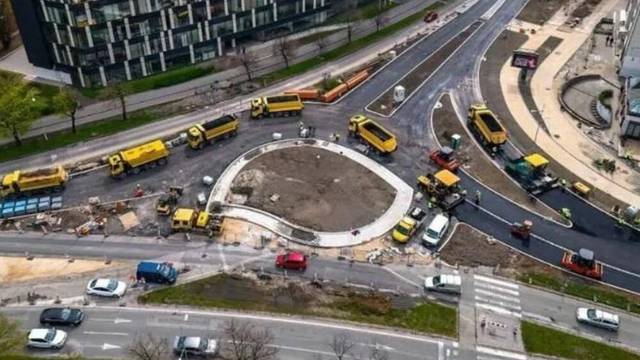 VIDEO U Srbiji rade prvi 'turbo' kružni tok: 'Ne znaju vozit ni po običnom. Bit će posla za limara'