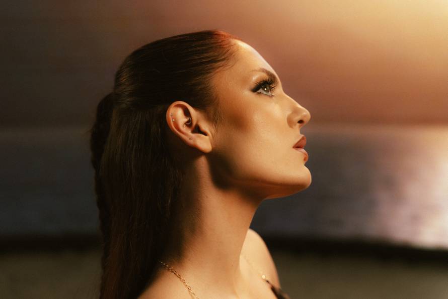 Miach objavila 'Fazu' uoči svog najvećeg koncerta. Za manje od 24 sata ušla u YouTube trending