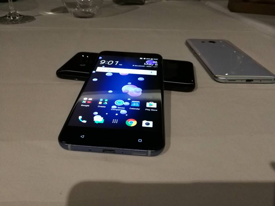 Stisni ga  za selfie: HTC U11 je telefon s najboljom kamerom