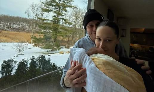 Pete Davidson i Elsie Hewitt proslavili dolazak prve k&cacute;eri