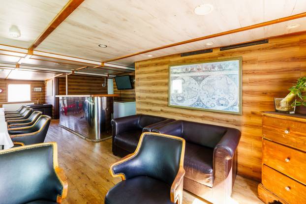 FOTO Zavirite u prvi brod-hotel u Hrvatskoj: Noćenje na ovom brodu u Rijeci ima posebnu čar