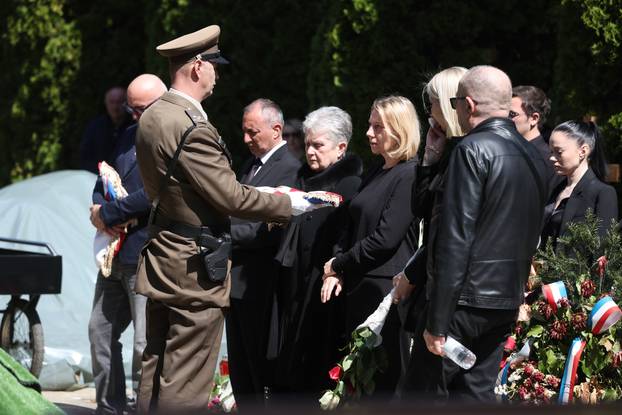 Vukovar: Sahrane nedavno identificiranih branitelja pronađenih na Petrovačkoj doli kod Vukovara