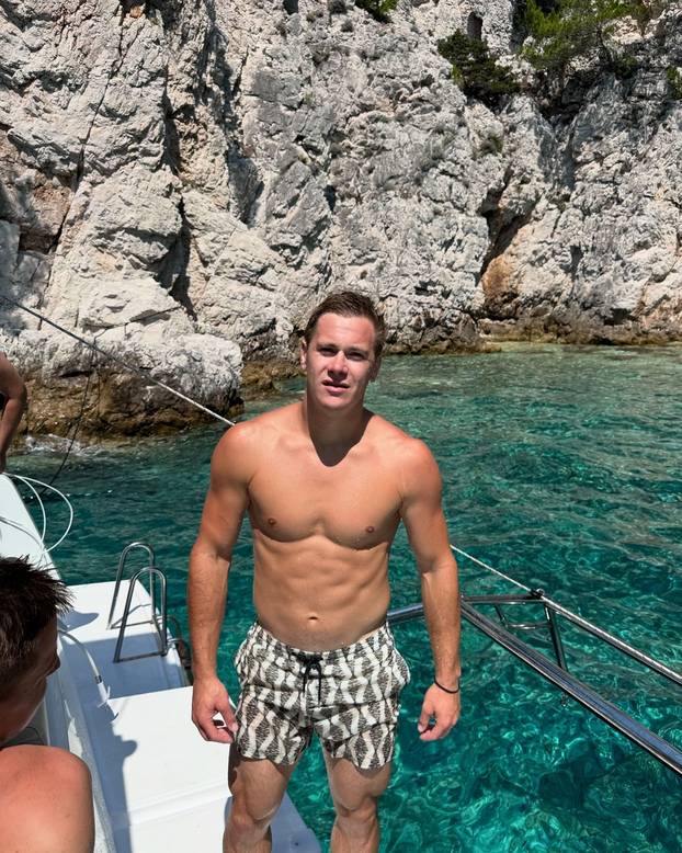 FOTO Tko je Zubčićeva zaručnica Ana? Obožava tjelovježbu,  a sve je pokrenula jedna poruka...