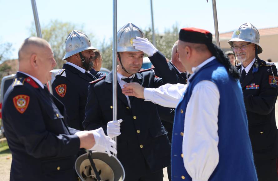 Katuni : Tradicionalni 25. Hrvatski festival žudija