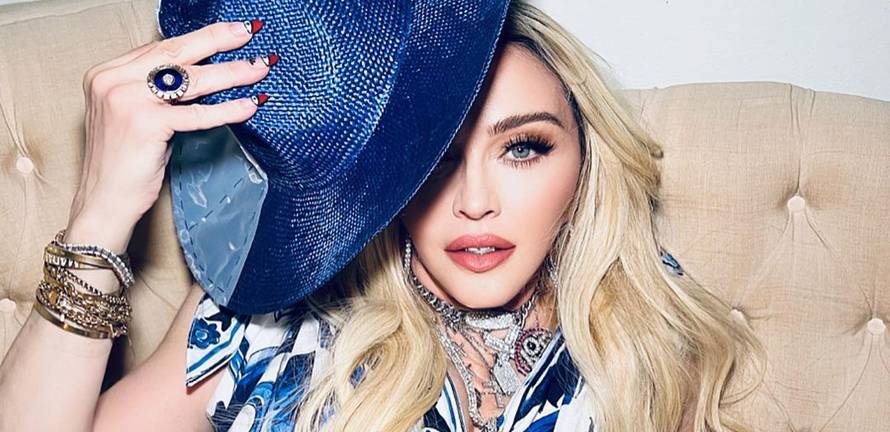 Madonna se razuzdala za 64. rođendan: Ljubila je dvije žene, pa muškarce, lizala bradavice...