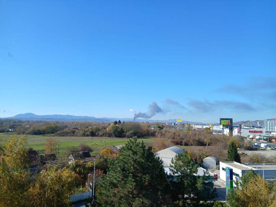 FOTO/VIDEO Još se dimi u Sv. Nedelji: 'Nije opasno za ljude'