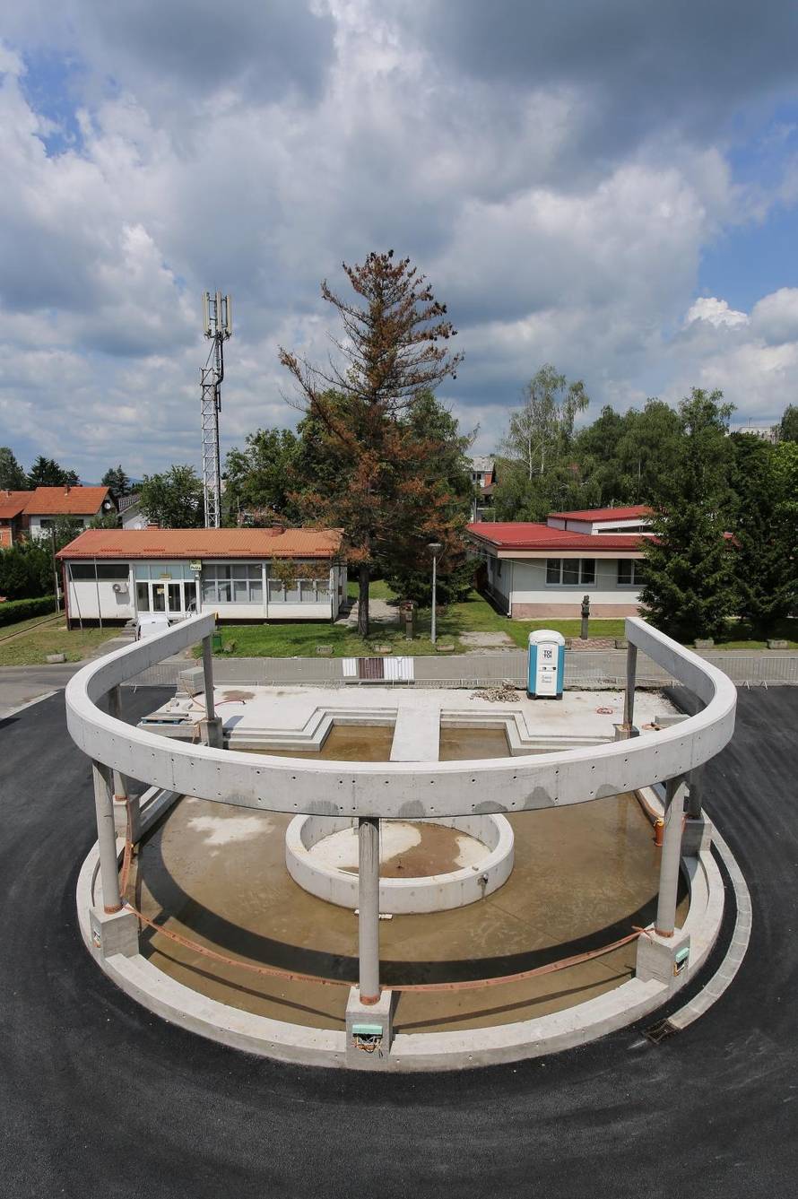 HDZ-ov načelnik novcem iz EU gradi fontanu u obliku slova 'U'