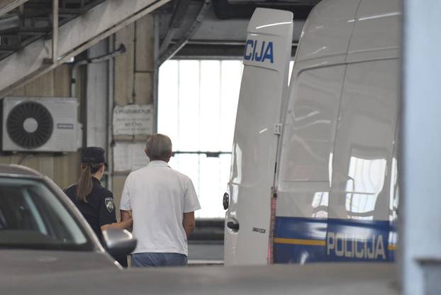 Zagreb: Privođenje  uhićenih u Hrvatskim šumama u akciji USKOK-a