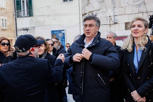 Split: Predsjednik Vlade Andrej Plenković sudjelovao je na svečanom otvorenju znanstvene knjižare M. Marul