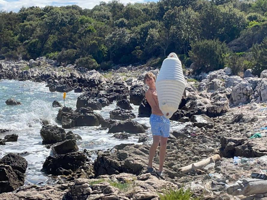 Belgijci čistili na otoku Molatu: Pridružili su se zadarskim izviđačima u ekološkoj akciji