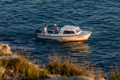 Pula: Svakodnevna atmosfera na gradskim plažama