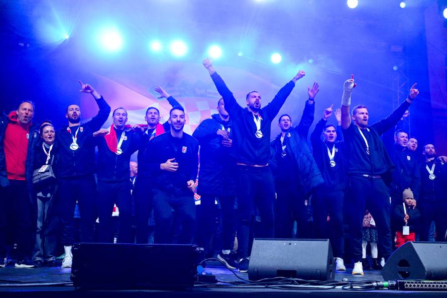 Zagreb: Marko Perković Thompson nastupio na svečanom dočeku hrvatske rukometne reprezentacije