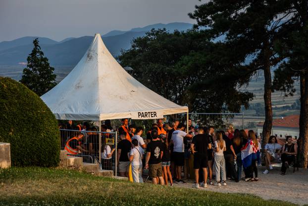 Atmosfera u Imotskom uoči koncerta Marka Perkovića Thomsona