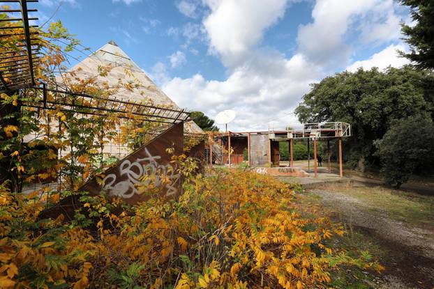 Pula: Propadanje pulske ljepotice Piramide