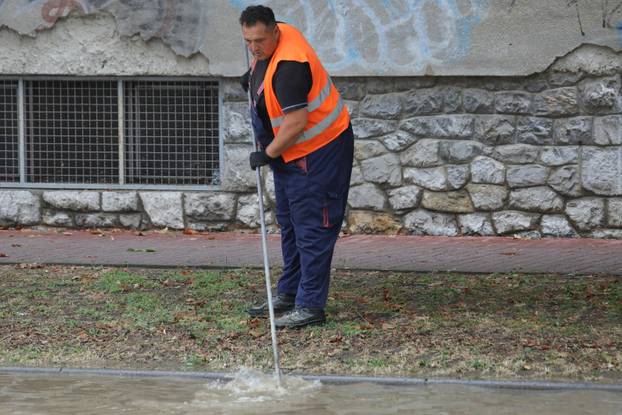 Osijek: Istarska ulica poplavljena nakon kiše