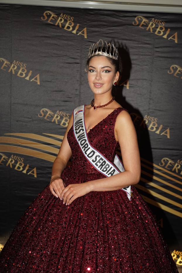 Beograd: Miss Srbije Anja Radić odlazi na natjecanje Miss World u Indiju