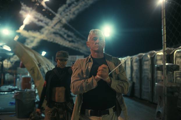 ONE_BATTLE_AFTER_ANOTHER-FILM-LMK106-59