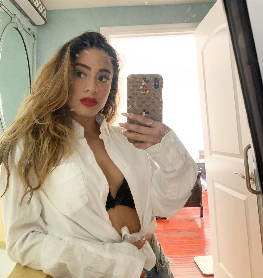 Pjevačica (27) iskreno: 'Još sam nevina, čuvam se za brak, ali mnogi me zbog toga ismijavaju'