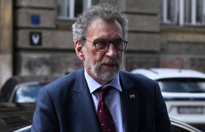 Fuchs posjetio osnovnu školu u kojoj nitko ne štrajka