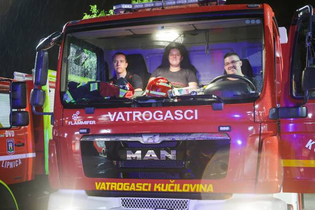 Zagreb: Vatrogasci krenuli na Korčulu gasiti požar