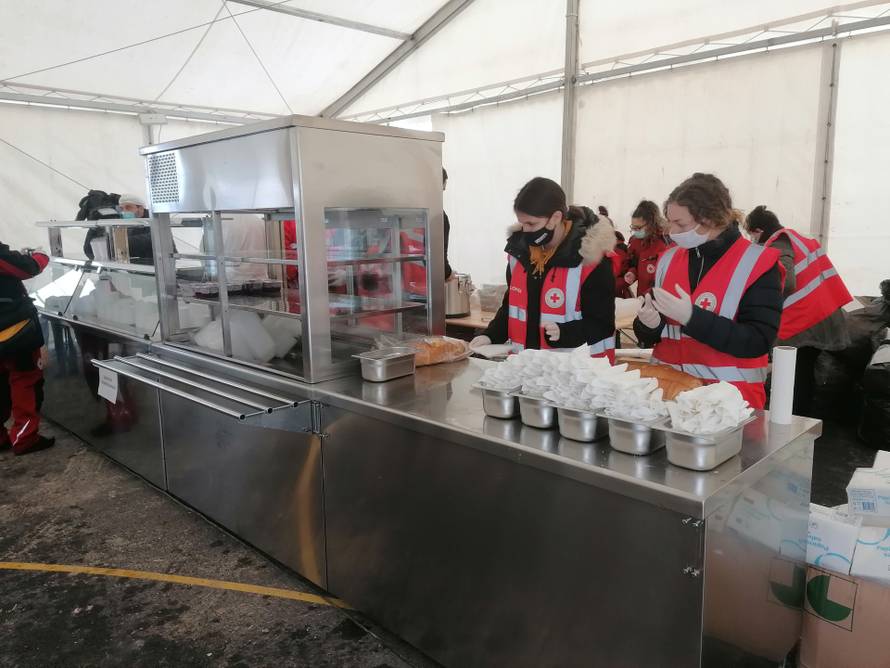 Petrinjci su očajni: 'Ne bih bila ovdje da imam gdje skuhati...'