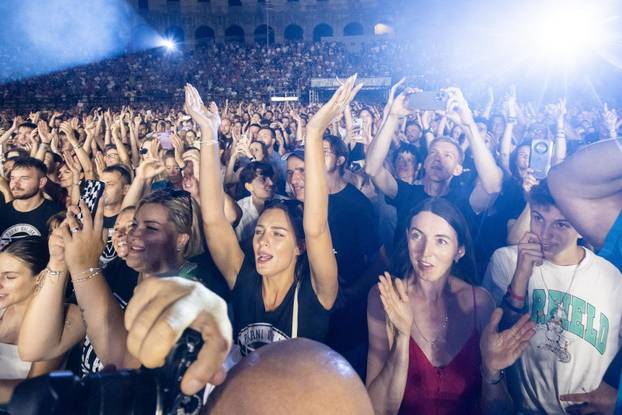 Pula: Parni valjak održao koncert u prepunoj Areni 