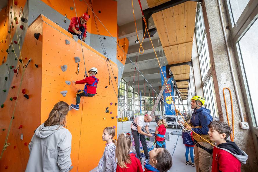 Tijekom 3 sezone, više od 1500 malih heroja završilo školu u prirodi Lidla i HGSS-a
