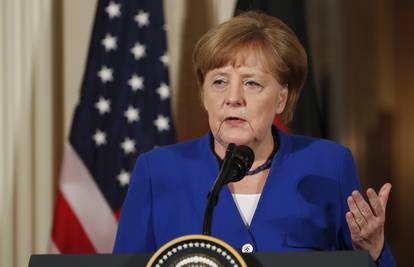 Merkel će podržati niže carine na uvoz američkih automobila