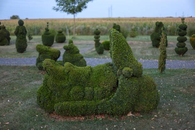 Bajkoviti vrt u srcu Međimurja: Prvi i jedini Topiary park u Hrvatskoj krije se u Sračincu