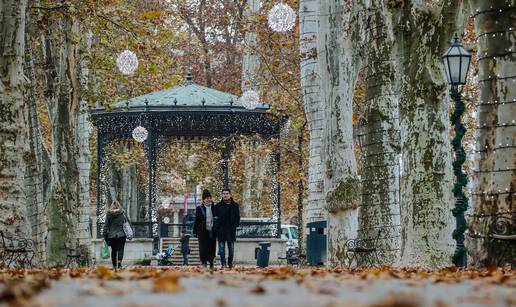 Zagreb i Rijeka se pripremaju za Advent: Pogledajte galeriju