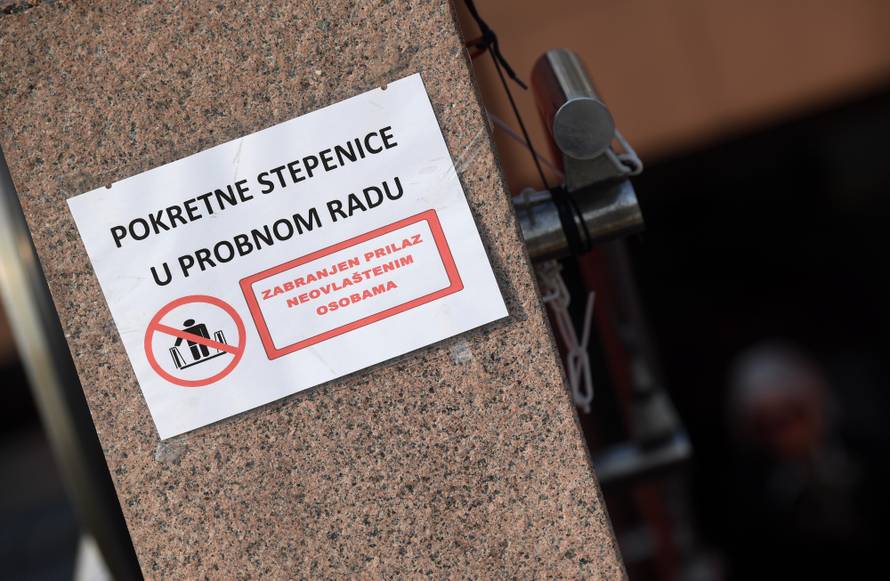 Zagreb: ZaÅ¡titari i dalje Äuvaju neispravne pokretne stepenice u Importanne centru